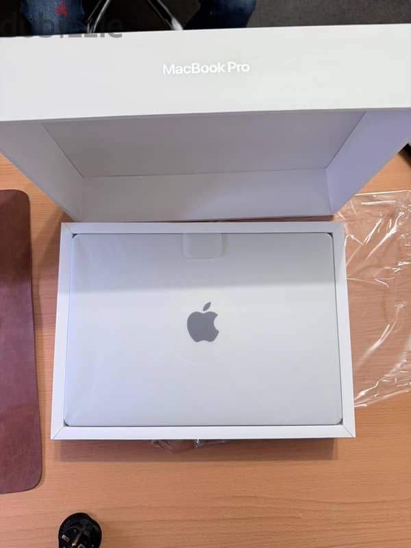 macbookpro m1pro 1tera 14 inch 4