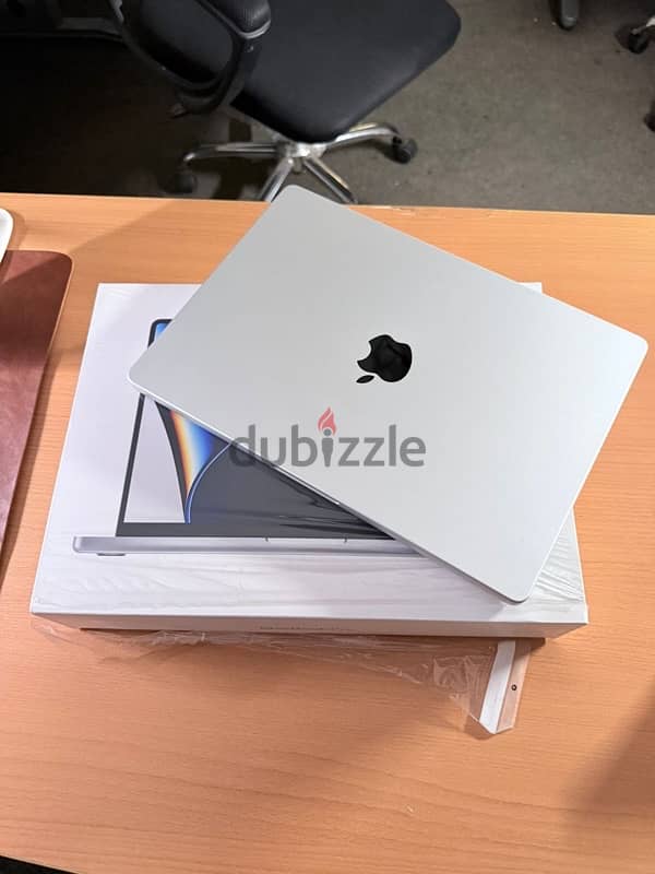 macbookpro m1pro 1tera 14 inch 13