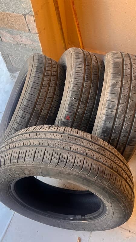 ٤ فرد كاوتش كومهو 185/65R14 2