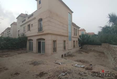 Semi-finished twin house for sale,ready to move in front of Gate 6 Al-Rehab in Villino Compound by Raslan Villino new cairo