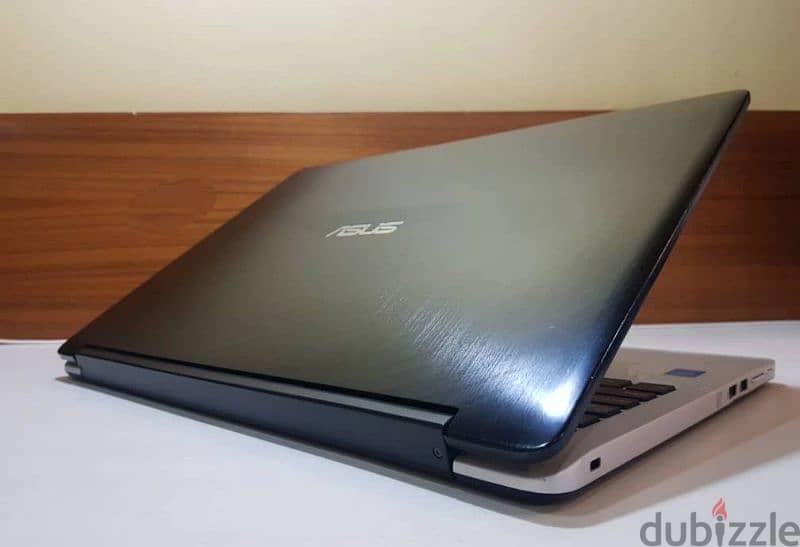 لاب توب بشاشه تاتش ASUS زيرو بالكرتونه هارد 256 SSD ورامات 6 جيجا 2