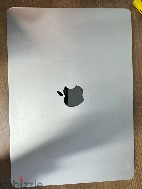 macbook air M3 13 inch للبيع 1