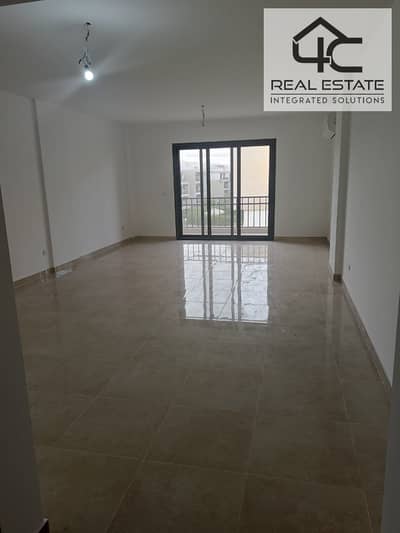 Apartment 3 bedrooms fully finished with Ace's with down payment and installments till 5 years in Fifth Square