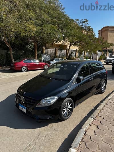 Mercedes-Benz B180 2014