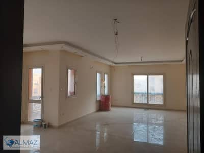 Apartment for rent in Paradise Mohandiseen Compound in the Fifth Settlement, with a distinctive sea view directly overlooking the Social Club