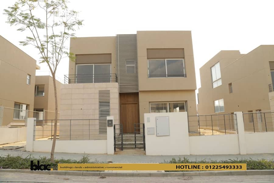 A standalone villa for sale in Palm Hills New Cairo compound, Ready to move ,7bedrooms , Prime location overlooking the largest landscape area 0