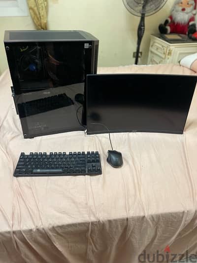 pc with mouse and keyboard and screen