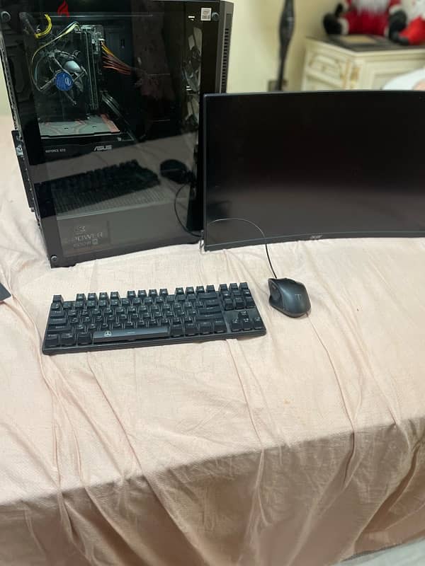 pc with mouse and keyboard and screen 1