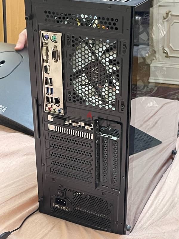 pc with mouse and keyboard and screen 2