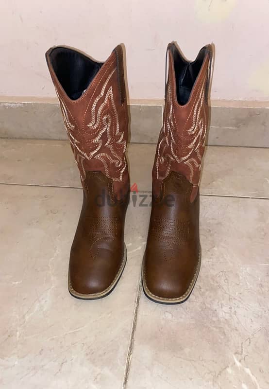 cowboy boots — CN38 0