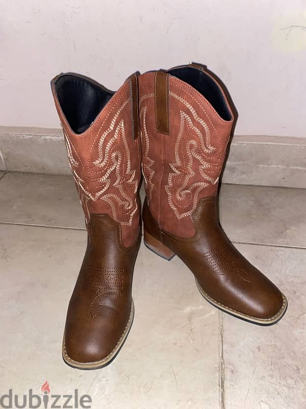 cowboy boots — CN38 1