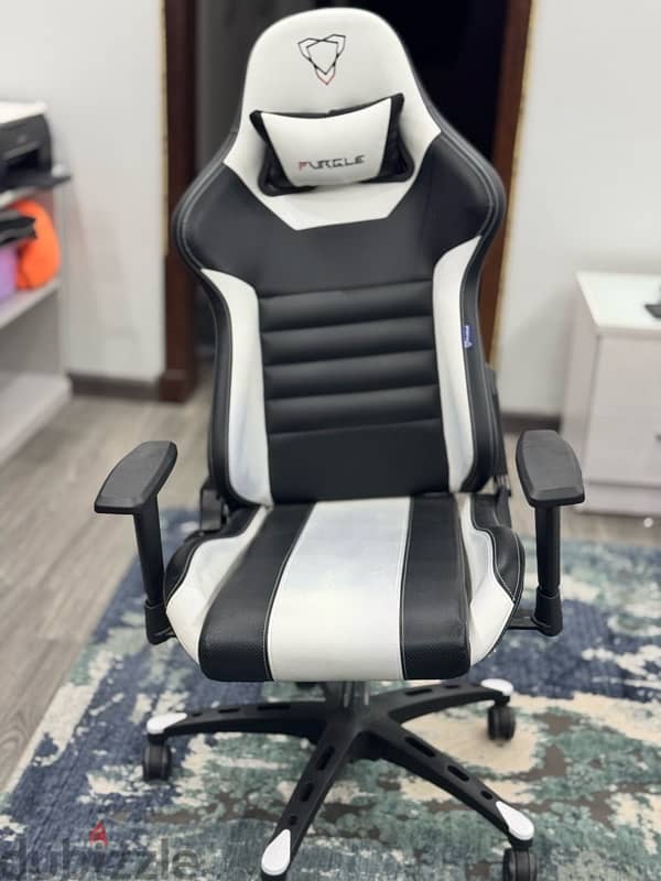 Used gaming chair Furgle 1