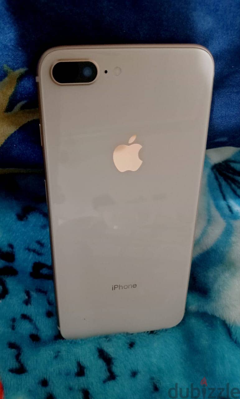 GOLD IPHONE 8 PLUS 1