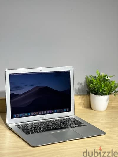 Macbook Air 2015 عربي انجليزي