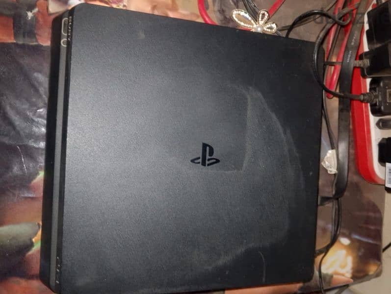 ps4 للبيع بحالة ممتازة 2