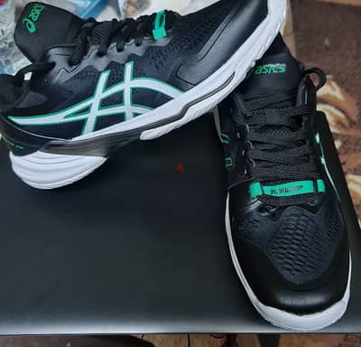 شوز asics