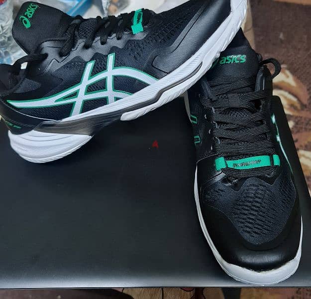 شوز asics 0