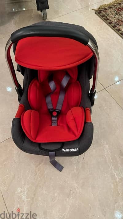 car seat petit baby used