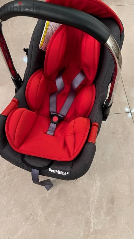 car seat petit baby used 2