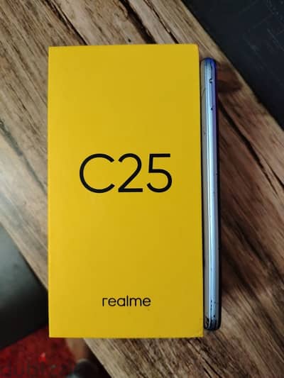 Realme C25