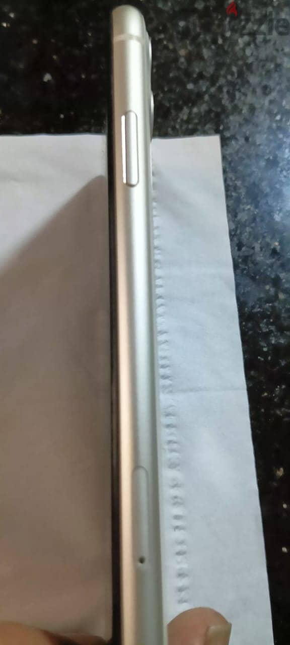 iphone 11 b91% Like New 7