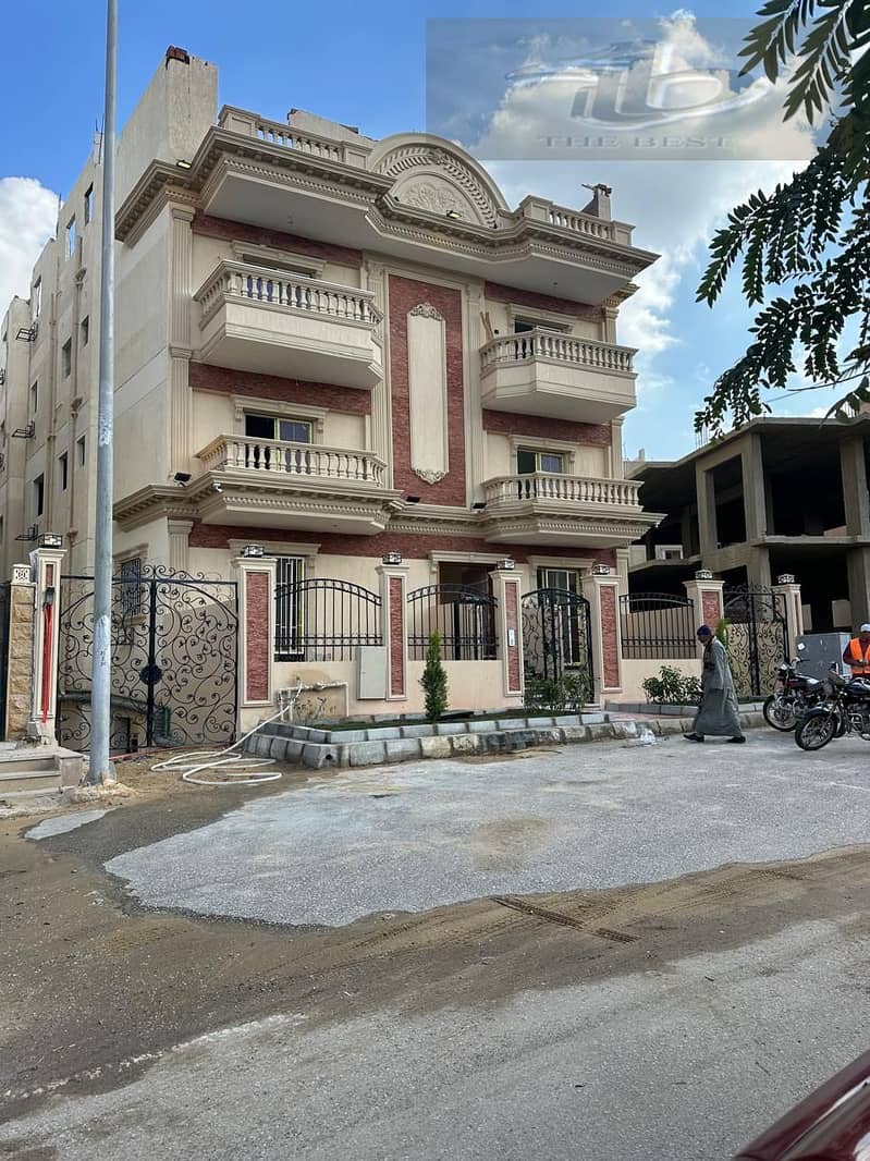 apartment for sale in the villas of Al-Bafsaj, with a wide garden view, very prime location in front of Al-Rehab, Garden 8 Mall, and Water Way 0