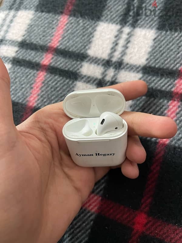 airpods 2 4