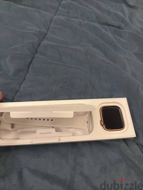 Apple watch SE 45mm  white ابل واتش بالعلبه الاصليه 1