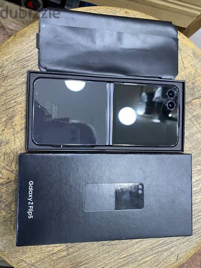 Galaxy Z Flip 5 512G Black جديد فتحت علبة