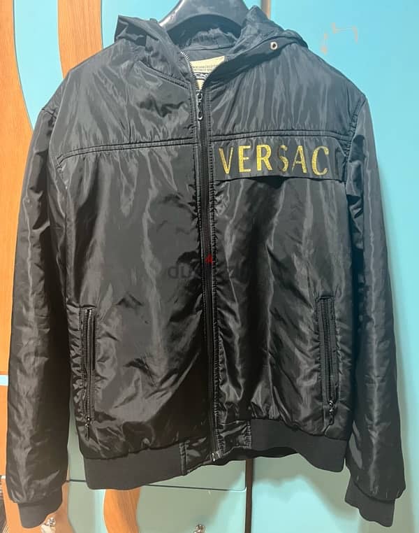 Versace jacket/ tomato brand (XL) قابل للتفاوض للمشتري الجاد 2