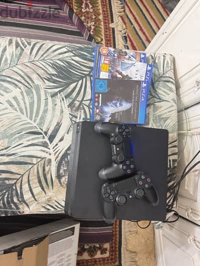 PS4 Slim 500 GB - 2 Controllers