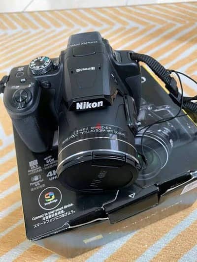 Nikon coolpix b700