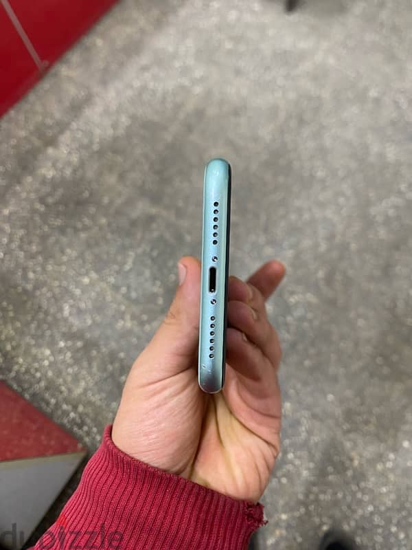 iPhone 11  128G  with box  waterproof 4