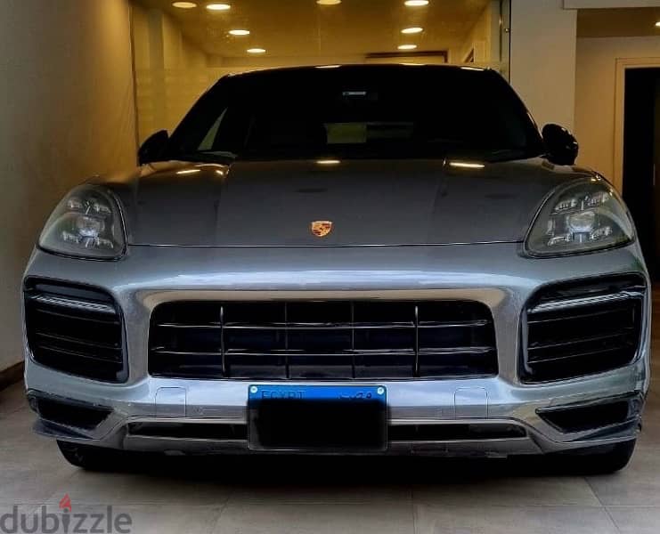 Porsche Cayenne Coupe GTS 2021 0