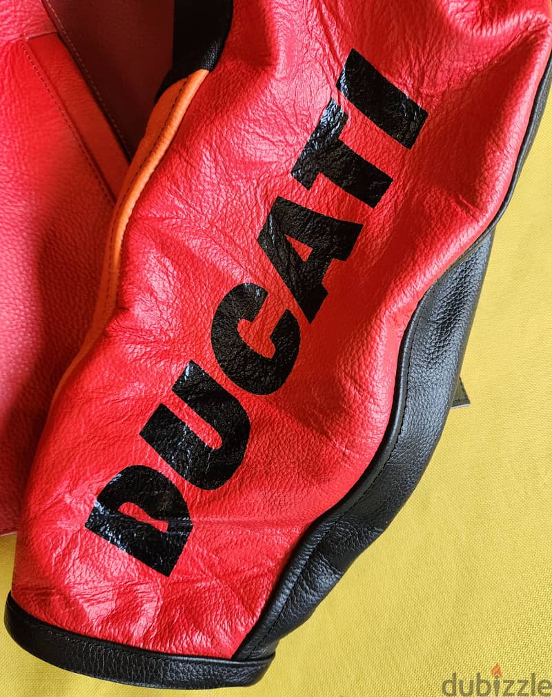 Ducati genuine leather jacket - جاكيت جلد طبيعي للموتوسيكلات 2