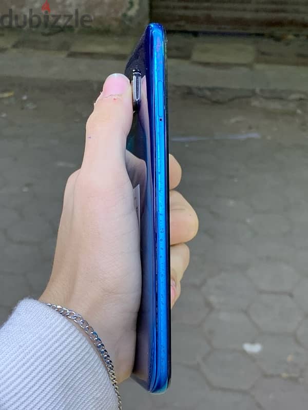 Redmi note 9s 6 Ram 128 مساحه 3