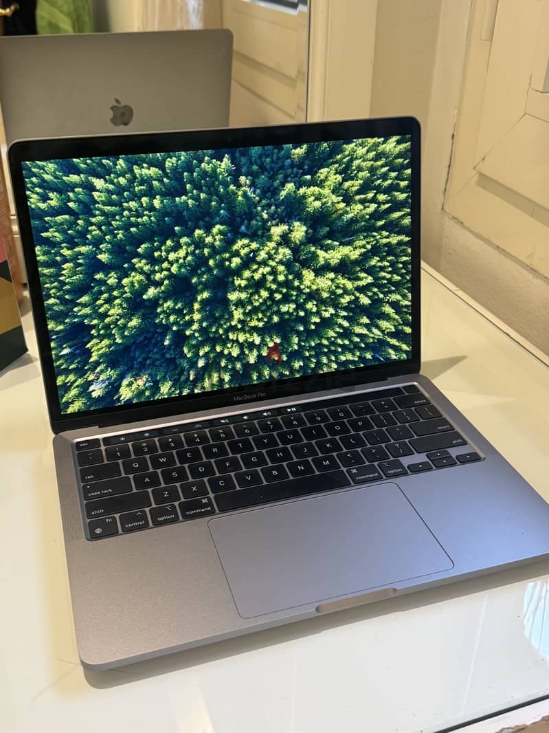 MacBook Pro 2022 M2 13 Inch 256 GB 2