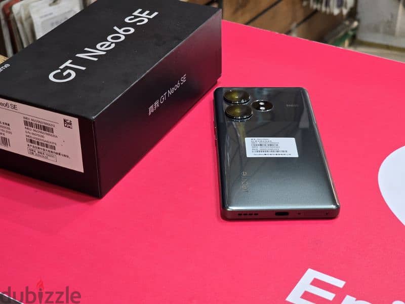 realme gt neo6 se 2