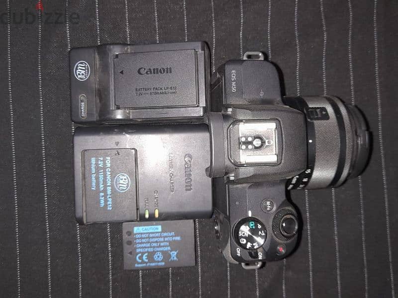 canon eos M50 mirror less بحالة ممتازة 0