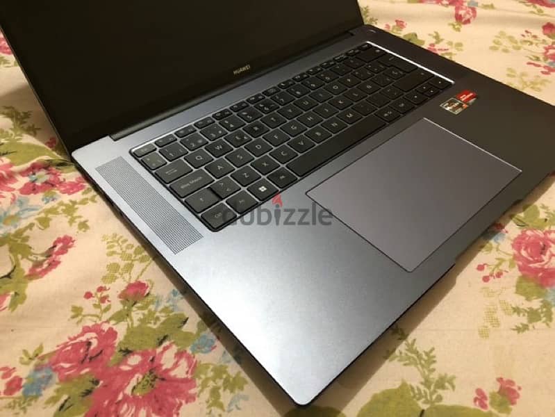 Huawei matebook 16 gaming 2.5k screen in warranty like new 7