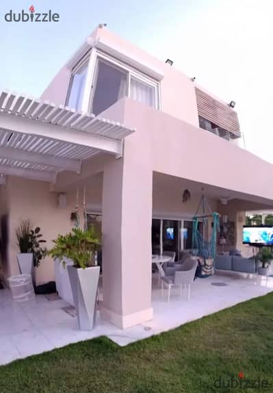 Fully finished villa for sale overlooking the sea in the North Coast in Hacienda with installments over 10 years