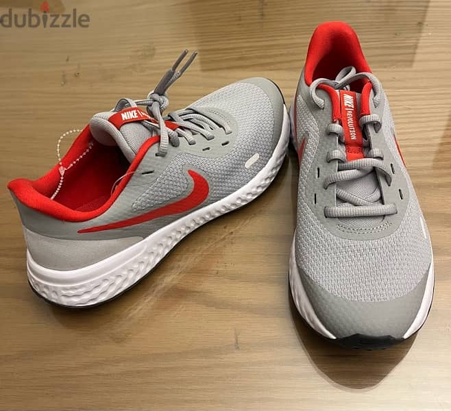 Nike Revolution Size 38.5 1