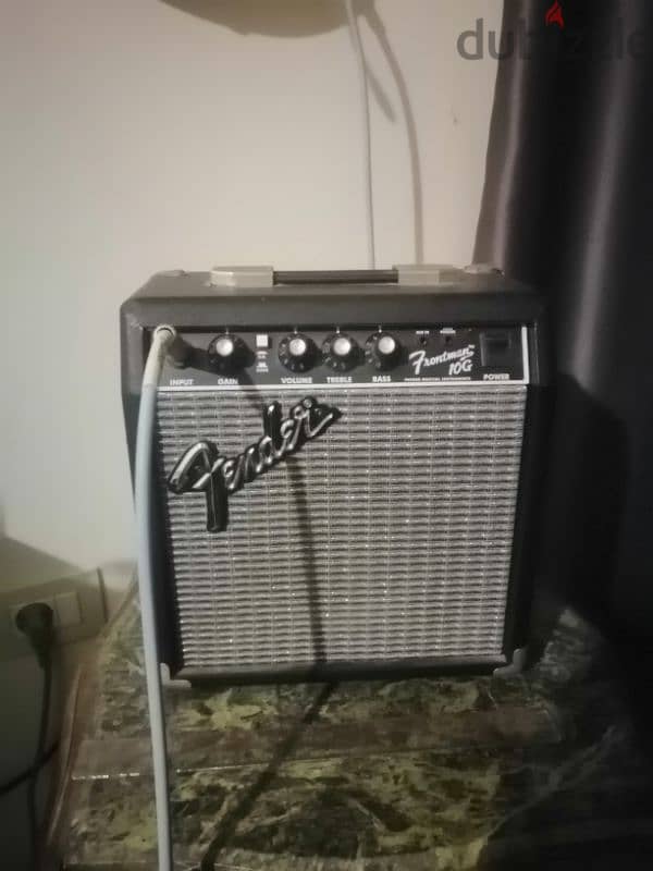 Yamaha erg 121 مع Amplifier Fender Frontman 10g 2