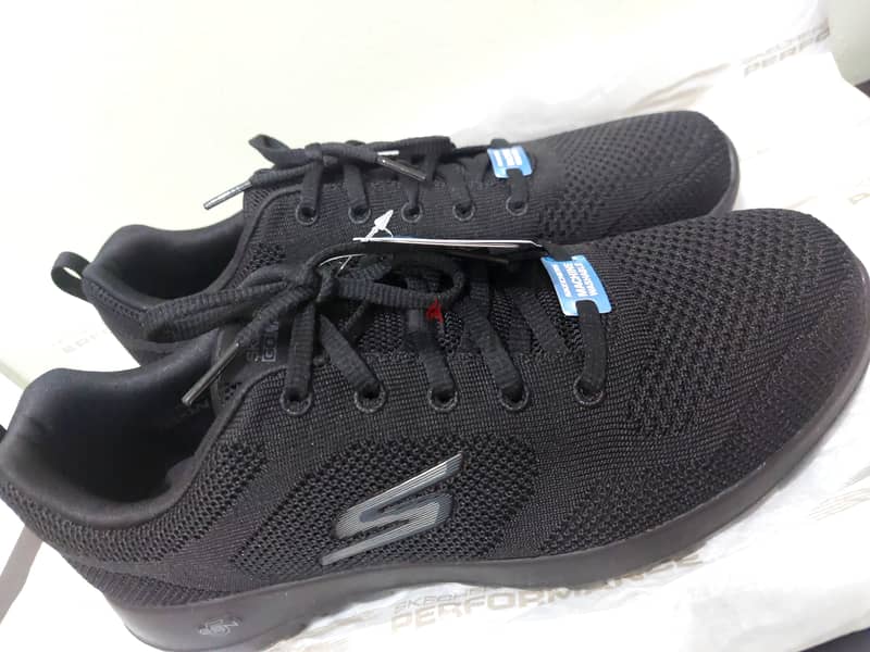 Skechers, GO WALK. Black, Unisex, Size 39.5, New. Original. 0