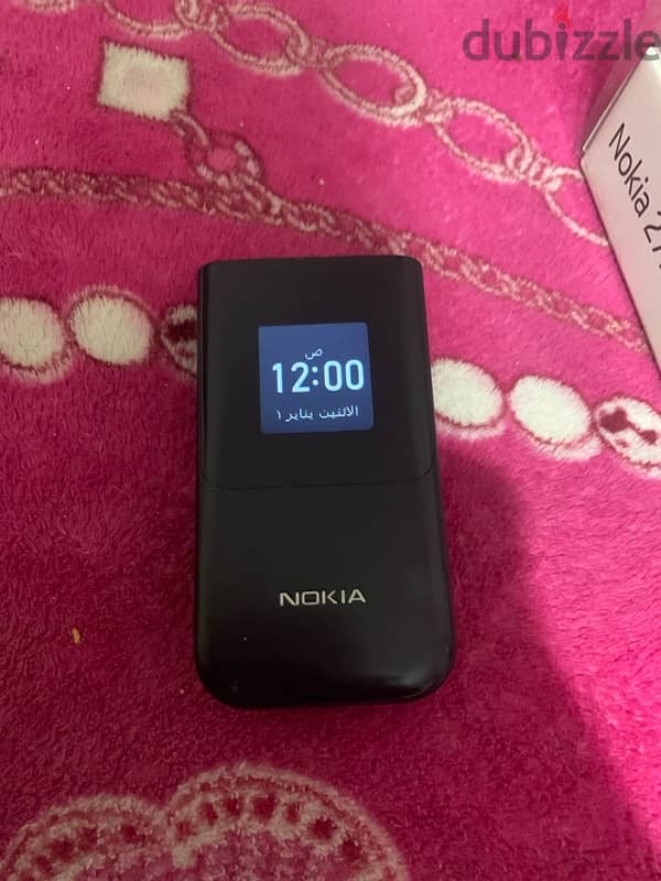 Nokia 2720 Flip 4G 1