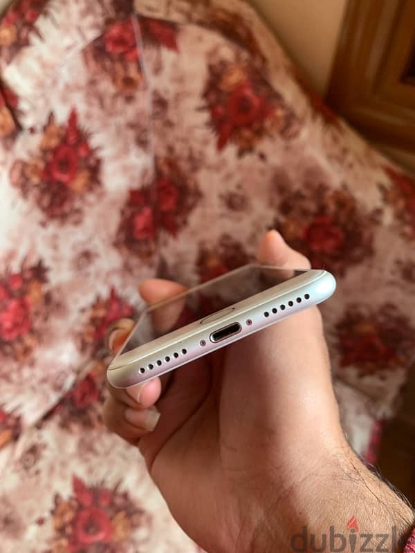 iPhone 7 128 زيروا 4