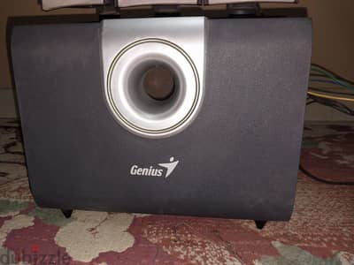 genius mp3 player and speakers