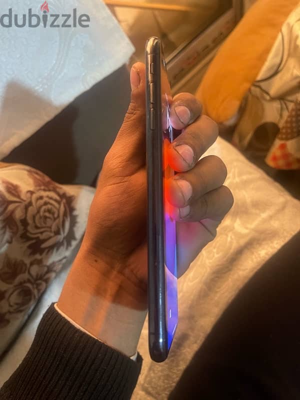 ايفون Xs Max 256بطاريه 81 ممعوش غير الشاحن الاصلي 3