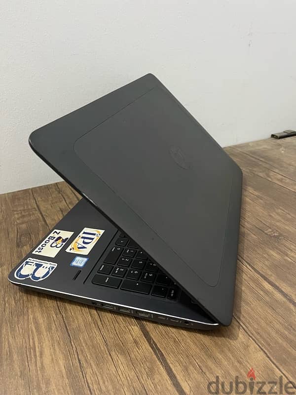 للبيع لابتوب HP ZBook 15 G4 بحالة جيدة جدًا 2