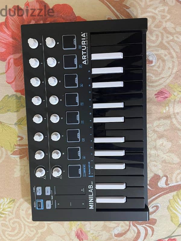 Arturia MiniLab MKII Black Limited Edition بيانو 2